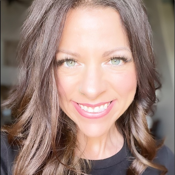 Meet your Posher, Suzanne - Picture 1 of 1